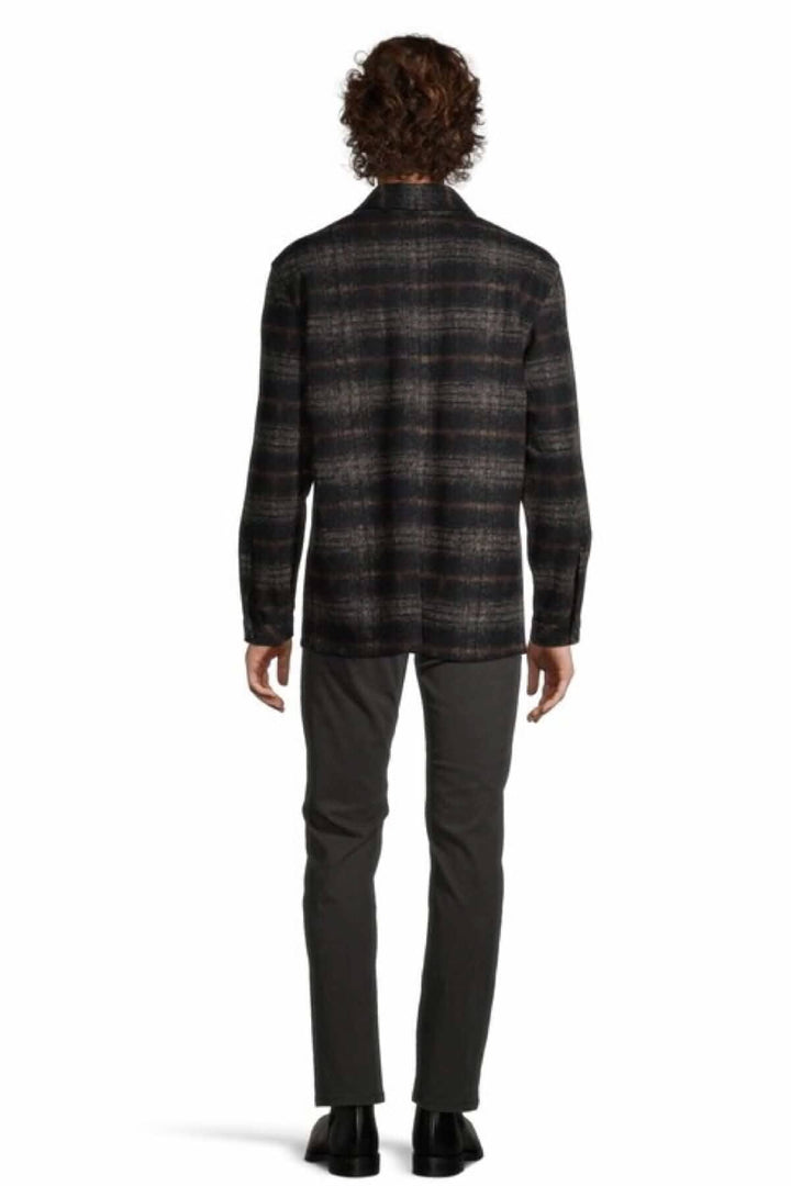 Blouson à bouton en mélange de laine et bambou, vue arrière sur modèle masculin, tenue élégante pour chaque occasion.