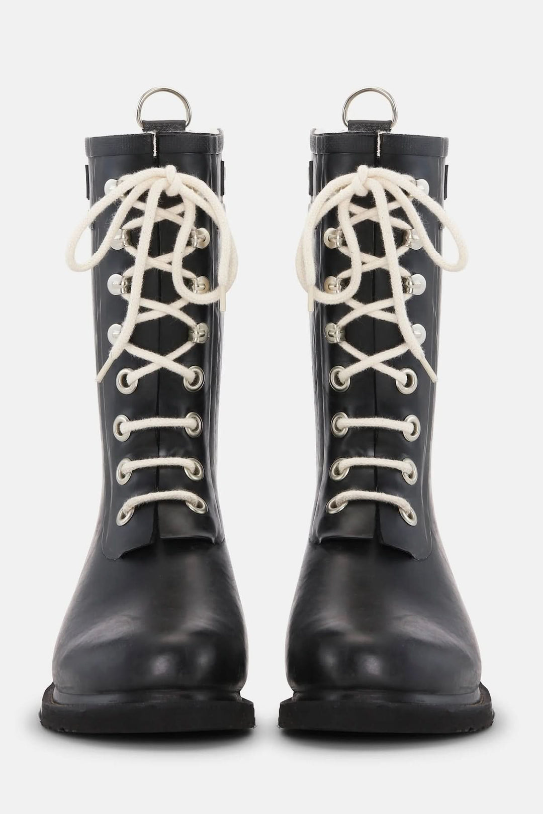 Bottes d’hiver imperméables à lacets en caoutchouc noir avec doublure chaude et semelle antidérapante.