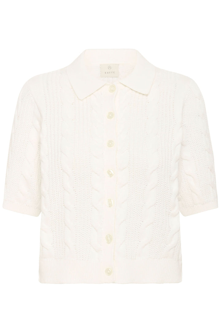 Cardigan Blair en maille torsadée, silhouette féminine, col polo et manches courtes, élégant et confortable, fermeture boutonnée.
