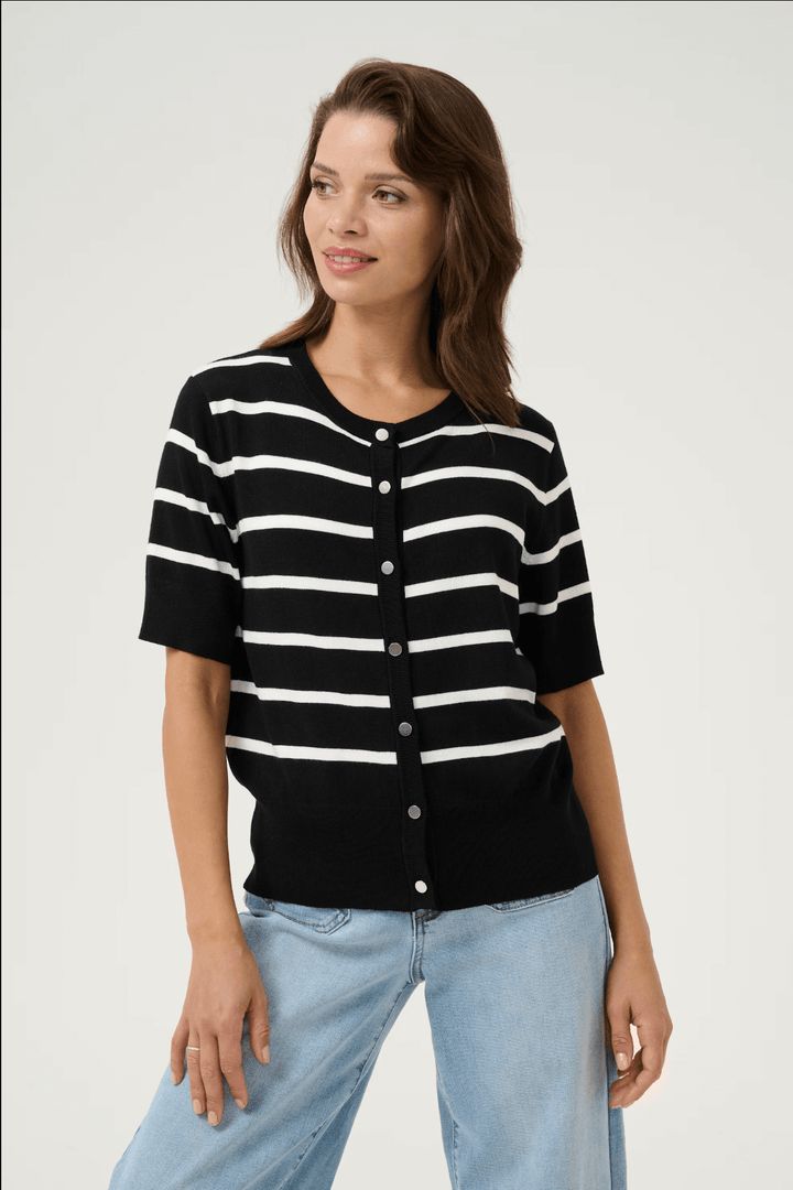 Cardigan Lizza à rayures noires et blanches, manches courtes, coupe standard et encolure ronde, style décontracté.