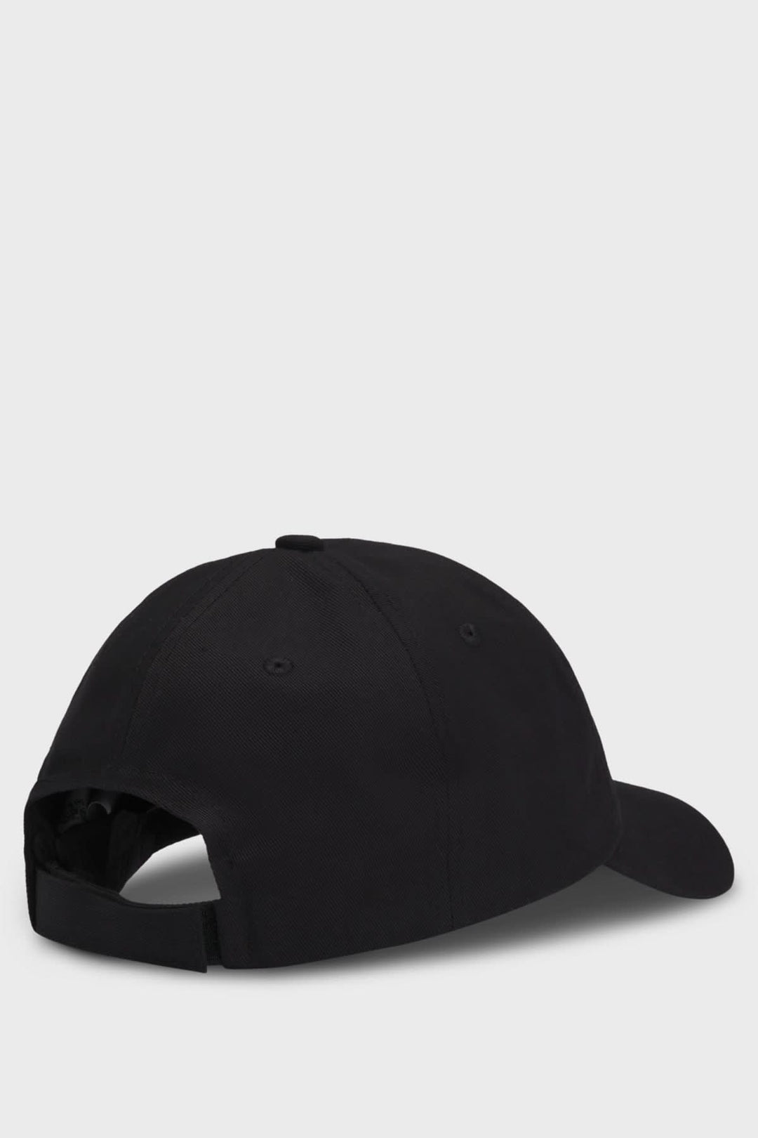 Casquette BOSS noire vue de dos, en coton robuste avec fermeture réglable pour un style contemporain.
