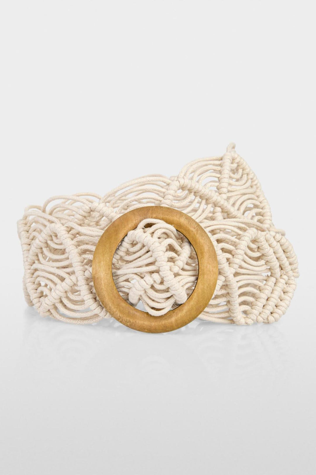 Ceinture de hanches en macramé avec boucle en bois, style seventies, idéale pour blouses et robes longues.