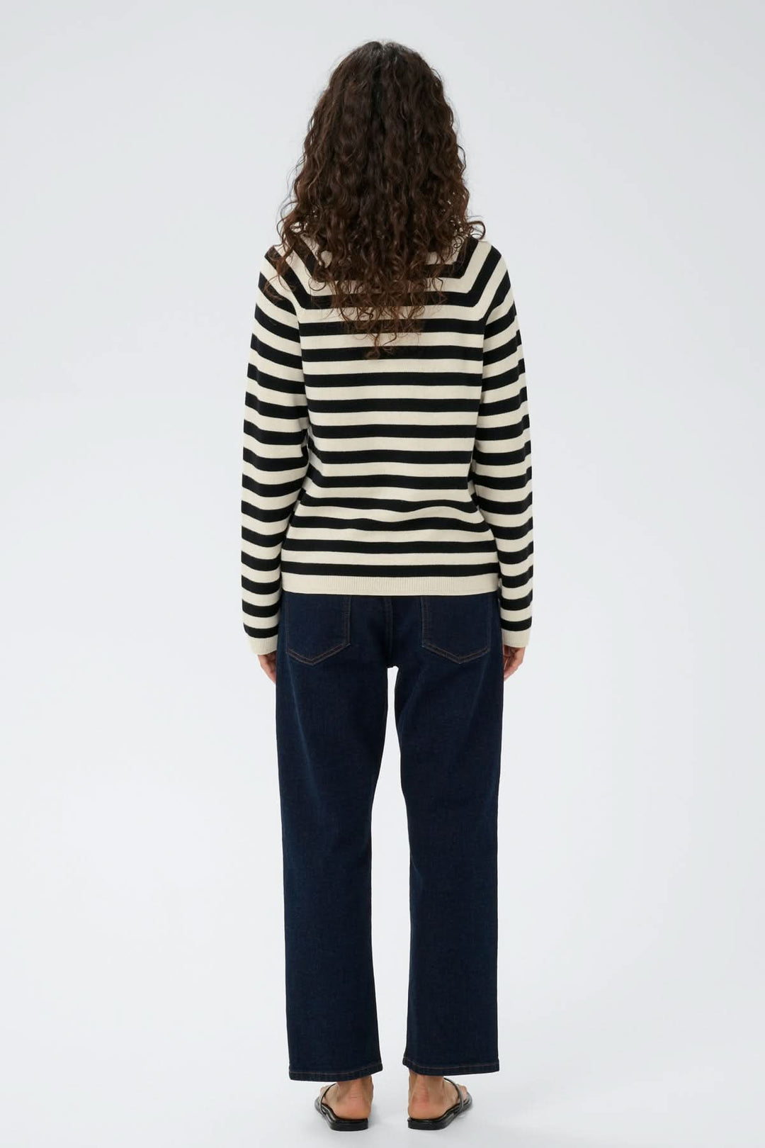 Vue arrière du Chandail rayé à col polo Madie affichant les rayures horizontales et la coupe droite moderne.