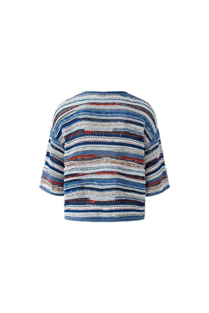 Chandail en maille multicolore à manches trois-quarts à rayures, confortable et moderne, parfait pour un look décontracté-chic.