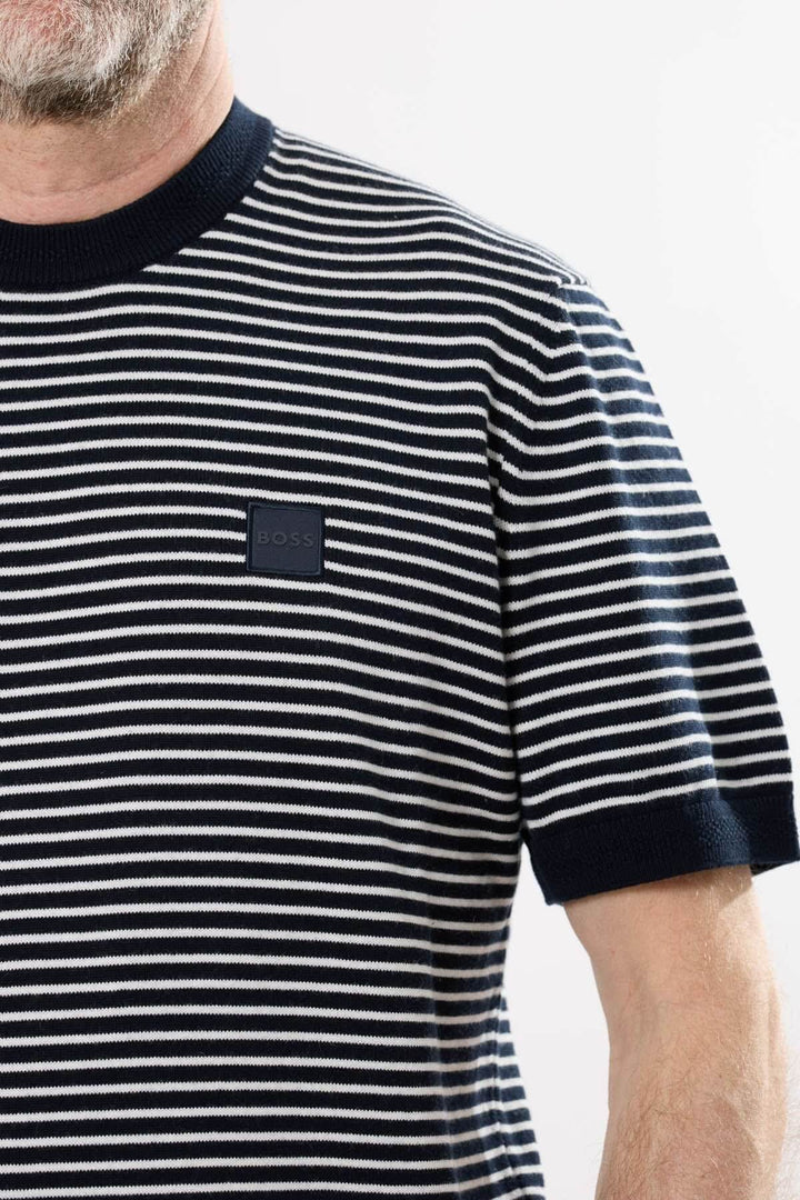 Chandail rayé en coton léger et cachemire avec patch logo en satin pour un look décontracté et élégant.