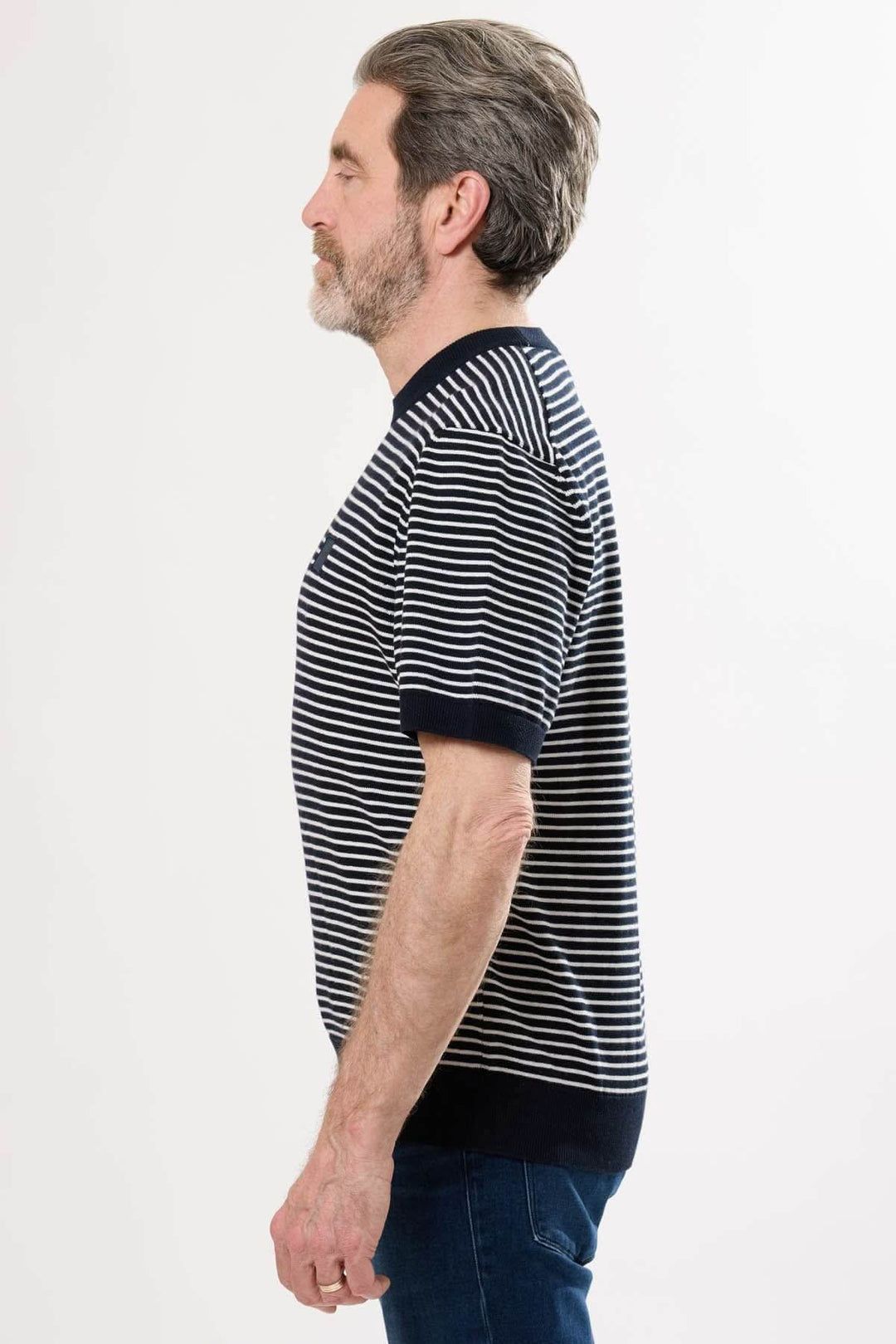 Chandail rayé pour homme en coton léger et cachemire, col rond, manches courtes, coupe décontractée.