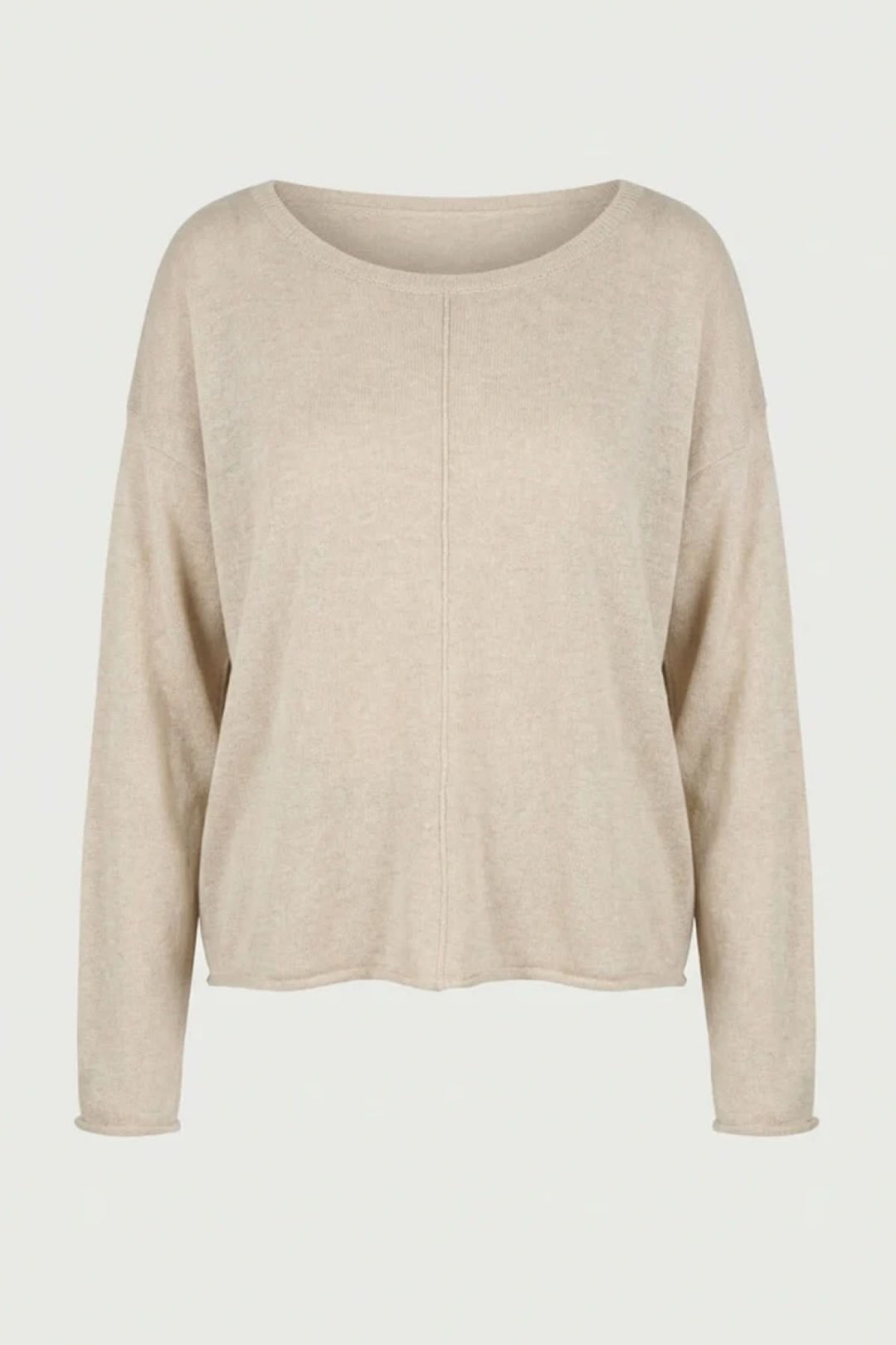 Chandail tricot à coupe ample beige, parfait pour un look décontracté et moderne, texture douce idéale pour superpositions de saison.