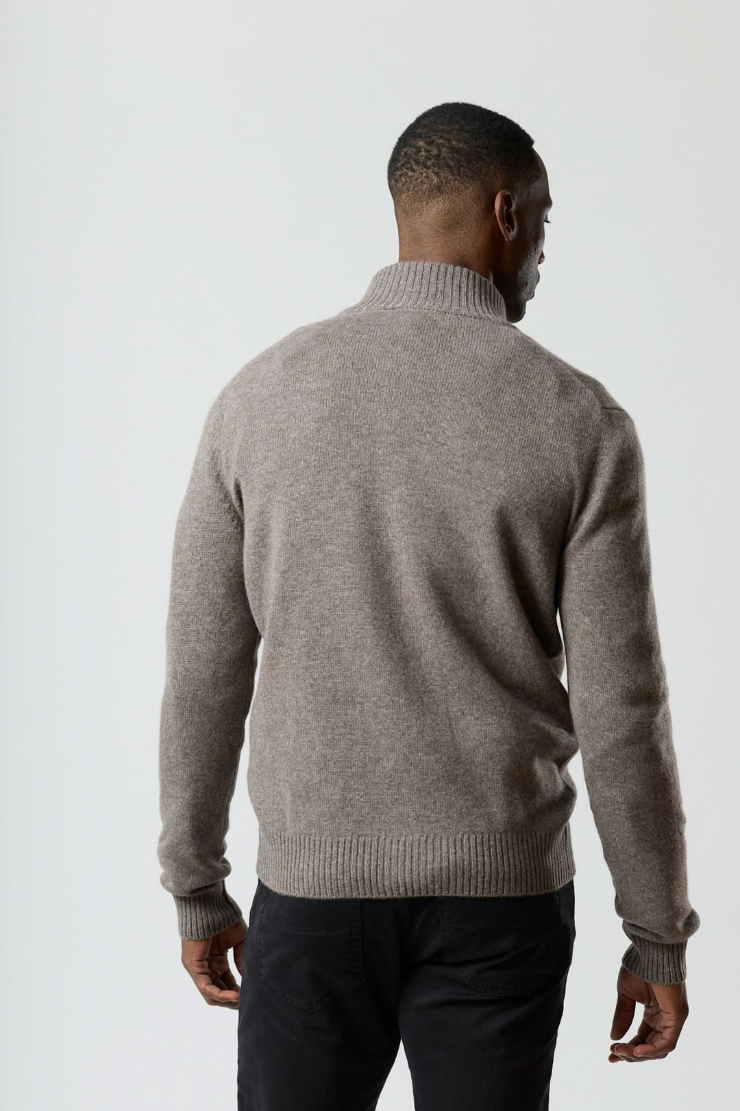 Chandail zippé col montant