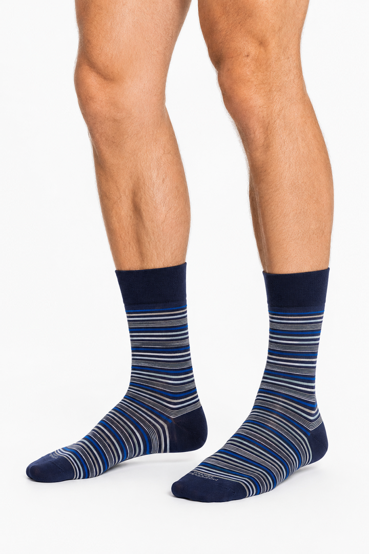 Dress socks with thin stripes