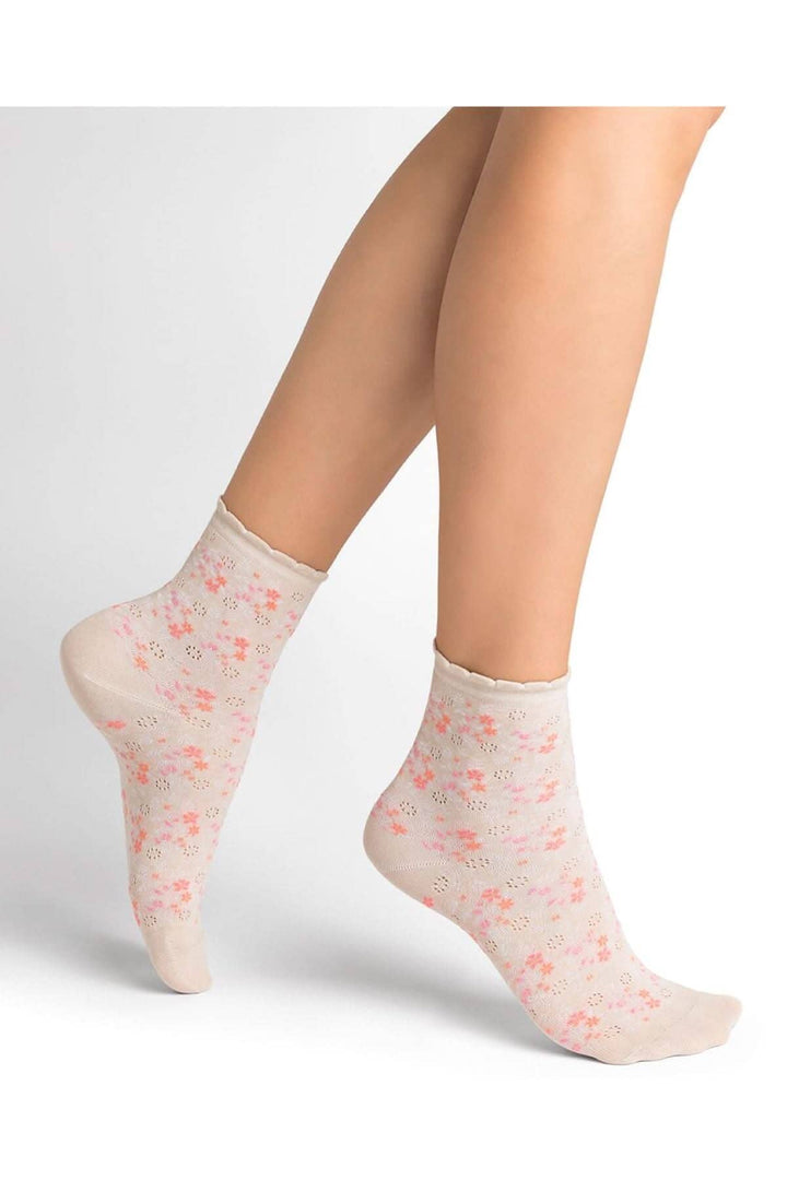 Chaussettes Liberty courtes en coton doux, légères avec motif floral élégant, confort optimal et maintien.