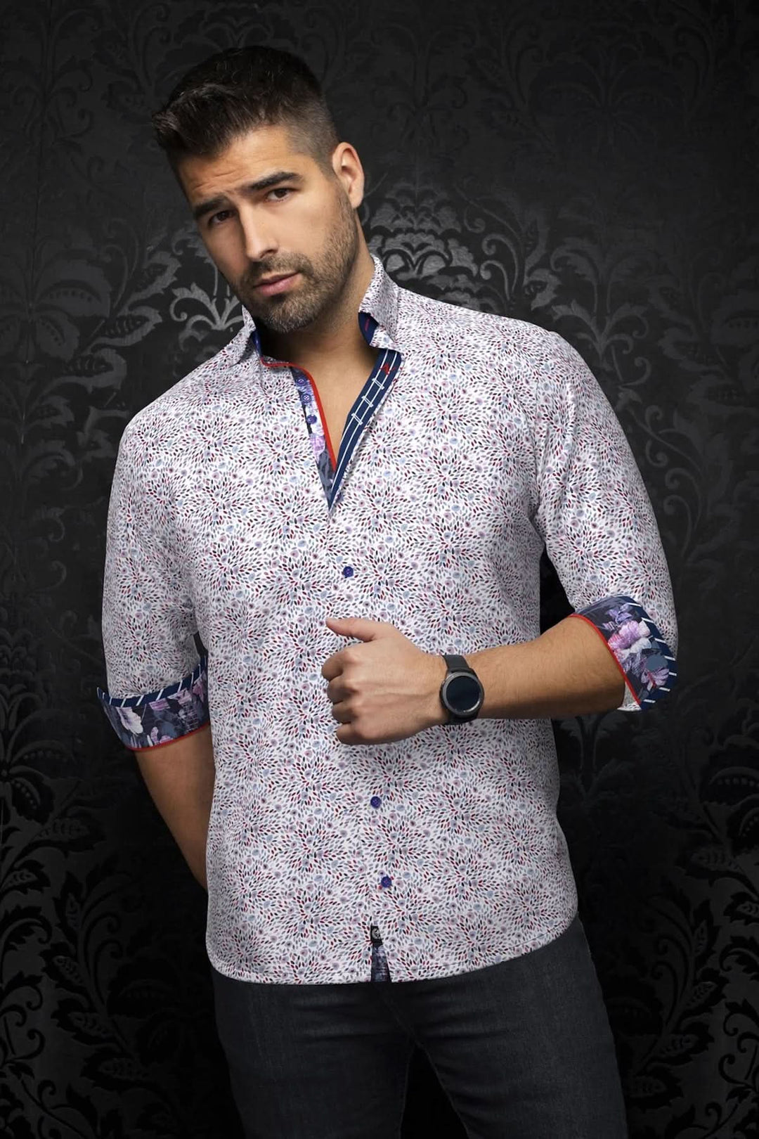 Chemise Marley à motif géométrique, col italien, poignets colorés, look raffiné pour homme.