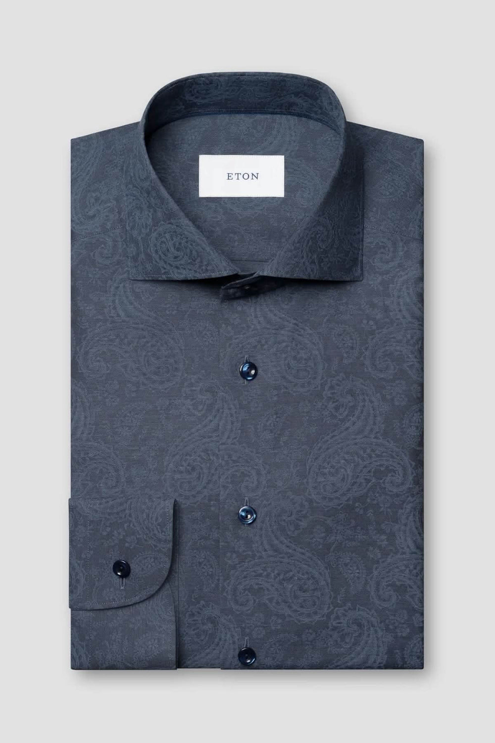 Chemise ajustée à imprimé cachemire ton sur ton élégante et sophistiquée, idéale pour un style formel distingué.