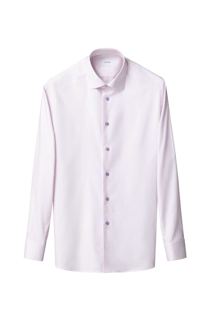 Chemise en coton lilas à effet texturé avec col cutaway et boutons assortis, élégante pour bureau et occasions spéciales.