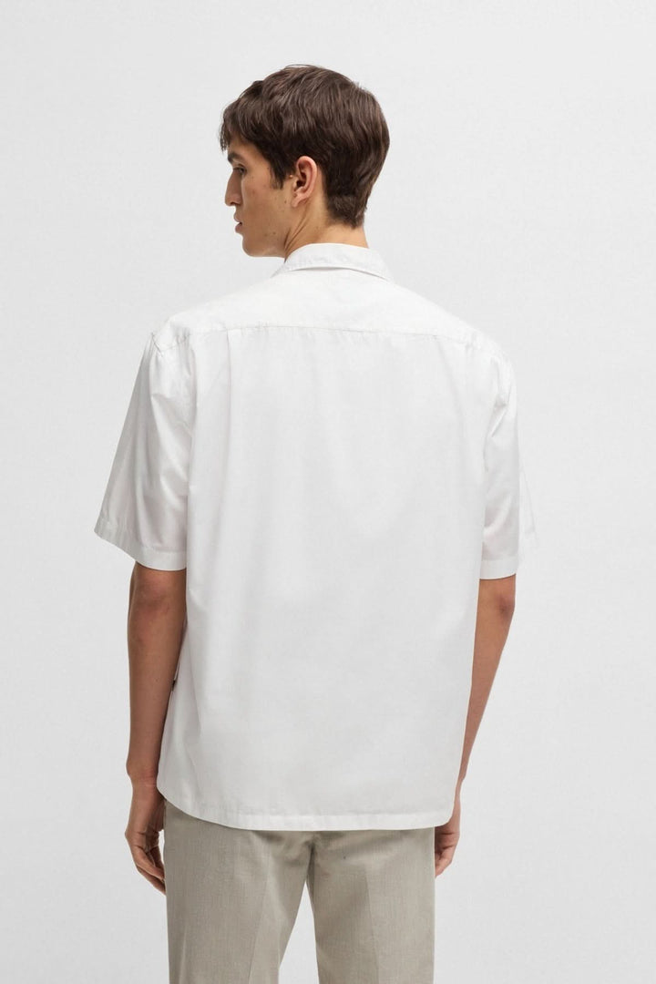 Chemise oversize BOSS blanche dos, en popeline légère, parfaite pour l&