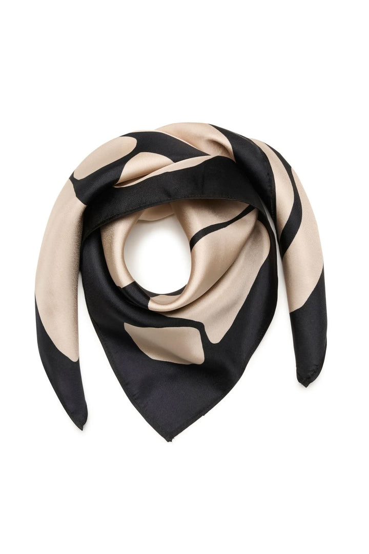 Foulard en soie Rafiq avec motif organique, idéal pour une touche élégante à toute tenue.