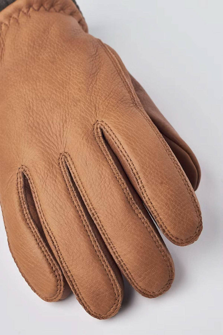 Gant de cuir Tore en peau de cerf, chaud et confortable, idéal pour les activités par temps froid.