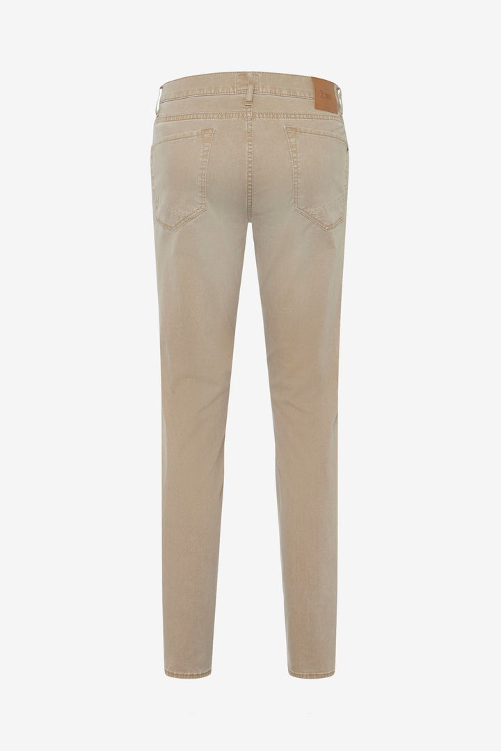 Jean coupe moderne beige, vue arrière, cinq poches, finition légèrement brossée pour un style décontracté.