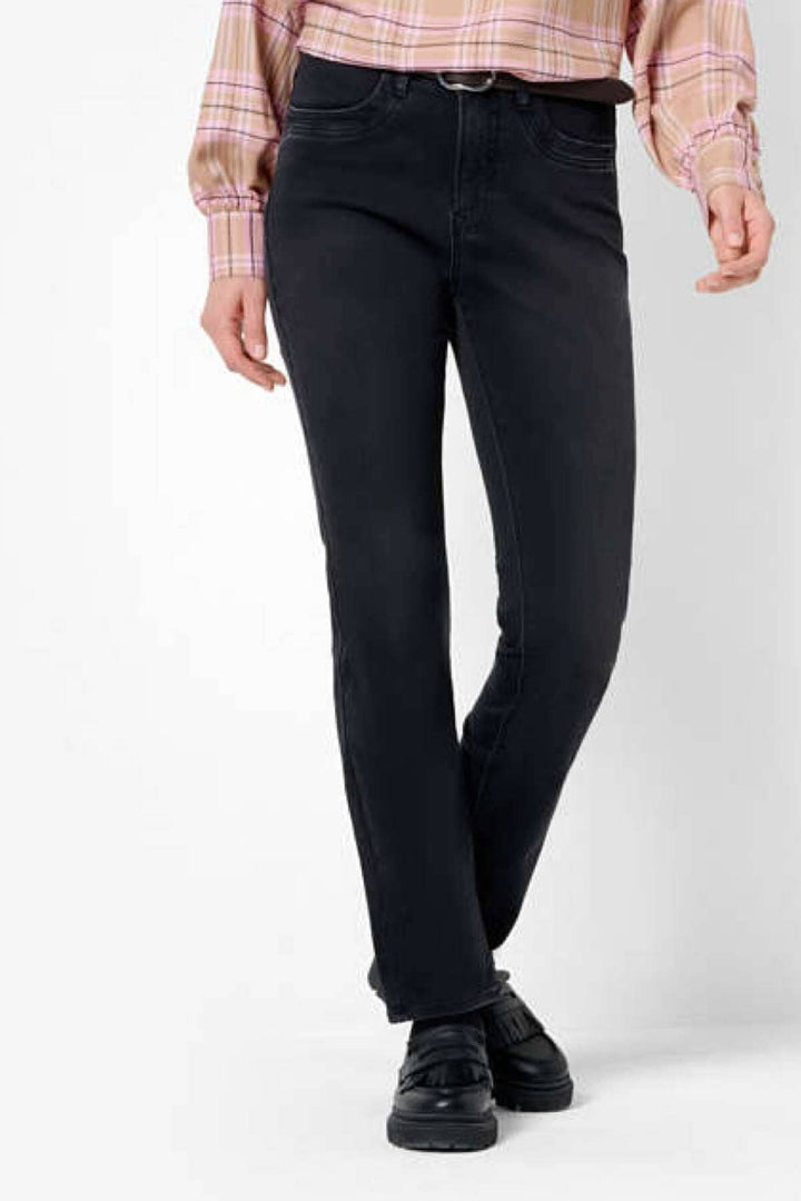 Jean noir à cinq poches pour femmes, coupe droite, style tendance, idéal pour toutes les occasions.