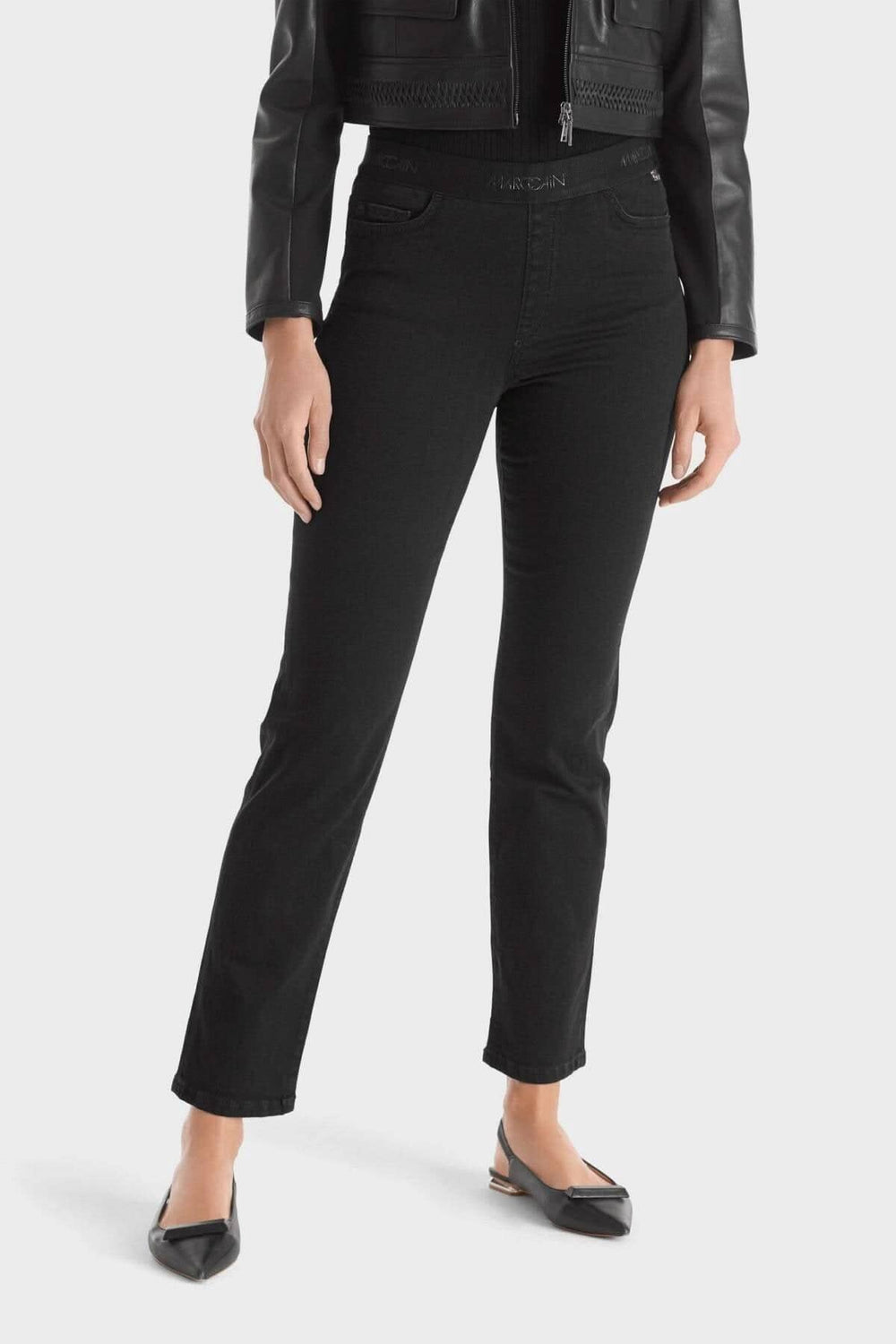 Pantalon noir modèle SIENA en coton bio avec ceinture élastique et design à cinq poches, style décontracté.
