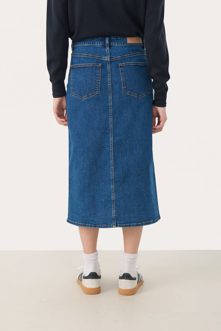 Jupe Dillin en denim, coupe midi avec fente frontale, vue arrière, parfaite pour un style urbain chic.