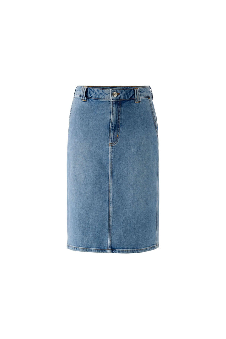Jupe en denim classique, silhouette droite et élégante, idéale pour un style polyvalent au quotidien