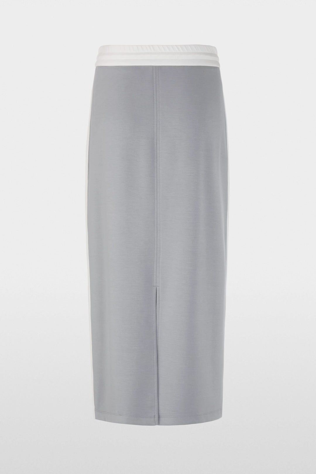 Jupe midi sportive grise avec taille élastique, poches, bandes contrastées et fente arrière pour plus de confort et mouvement.