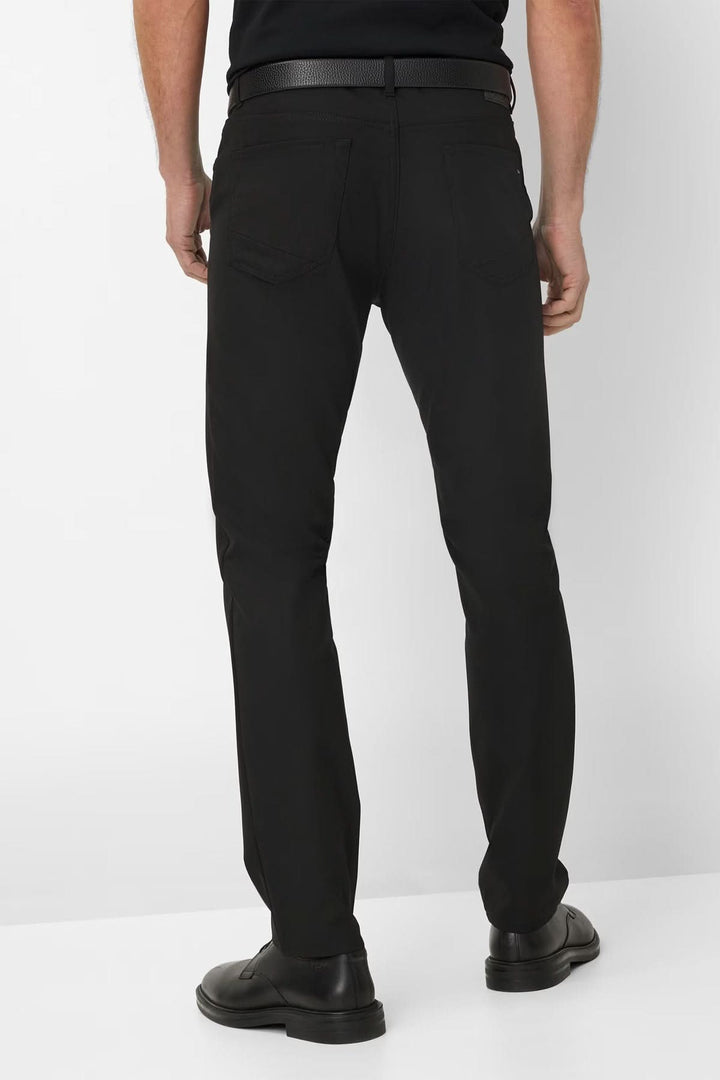 Vue arrière du Pantalon Chuck noir, coupe droite moderne, idéal pour un look soigné et polyvalent.