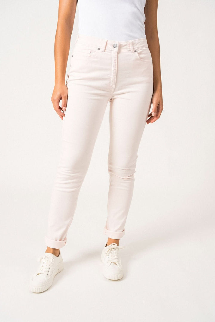 Pantalon Mimosa couleur en satin de coton, taille haute, coupe slim, confort et élégance au quotidien.