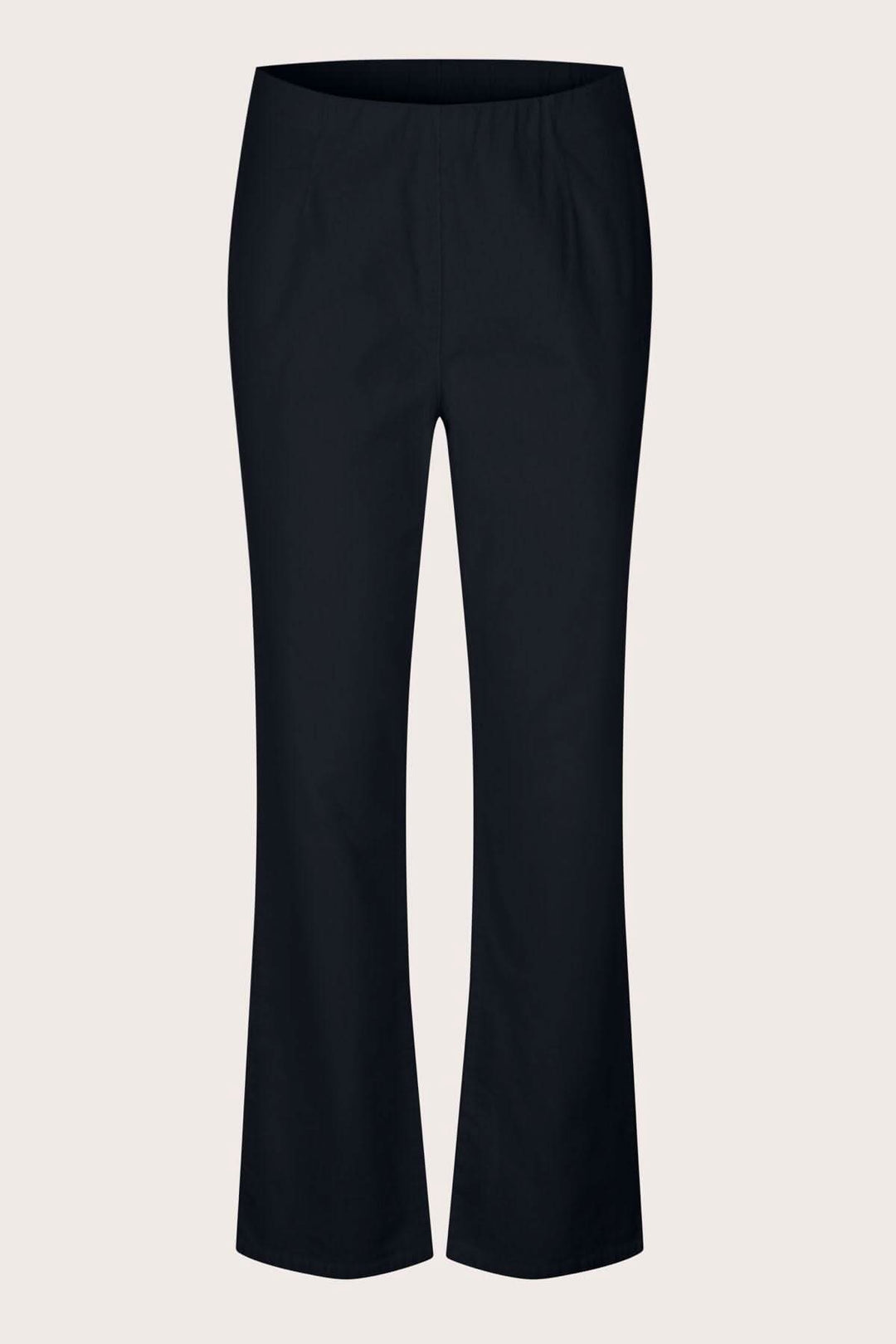 Pantalon Papy noir en velours côtelé, coupe près du corps et légèrement évasée, style rétro des années 70.