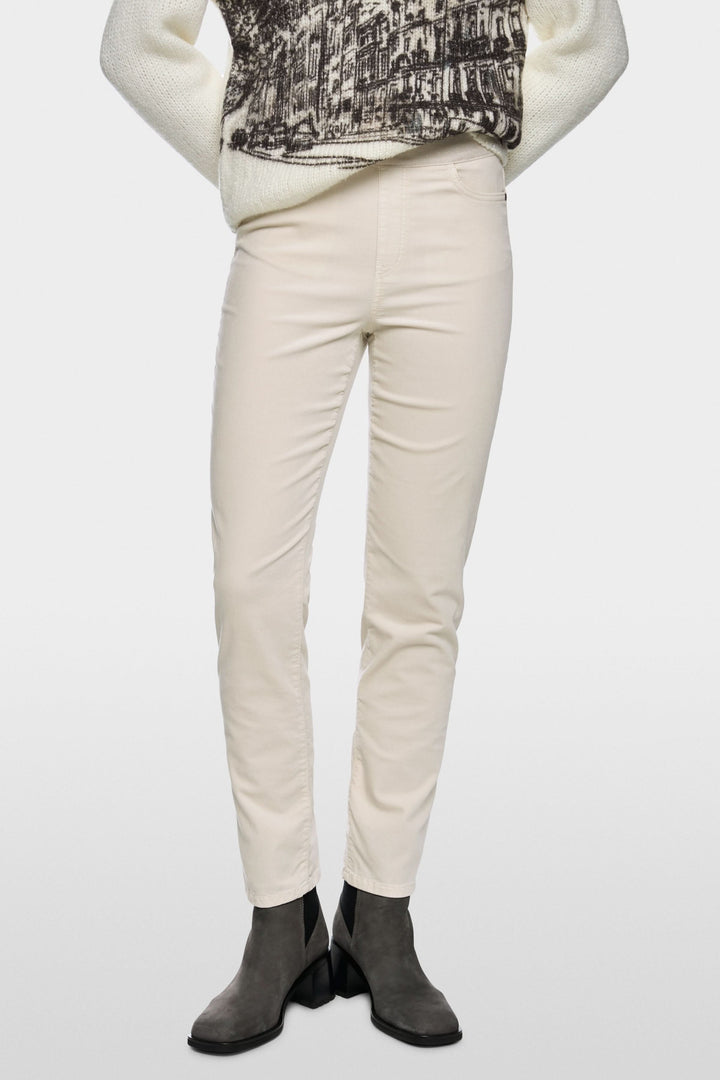 Pantalon Siena à taille élastique en coton extensible pour un confort optimal, élégant et ajusté idéal pour usage quotidien.