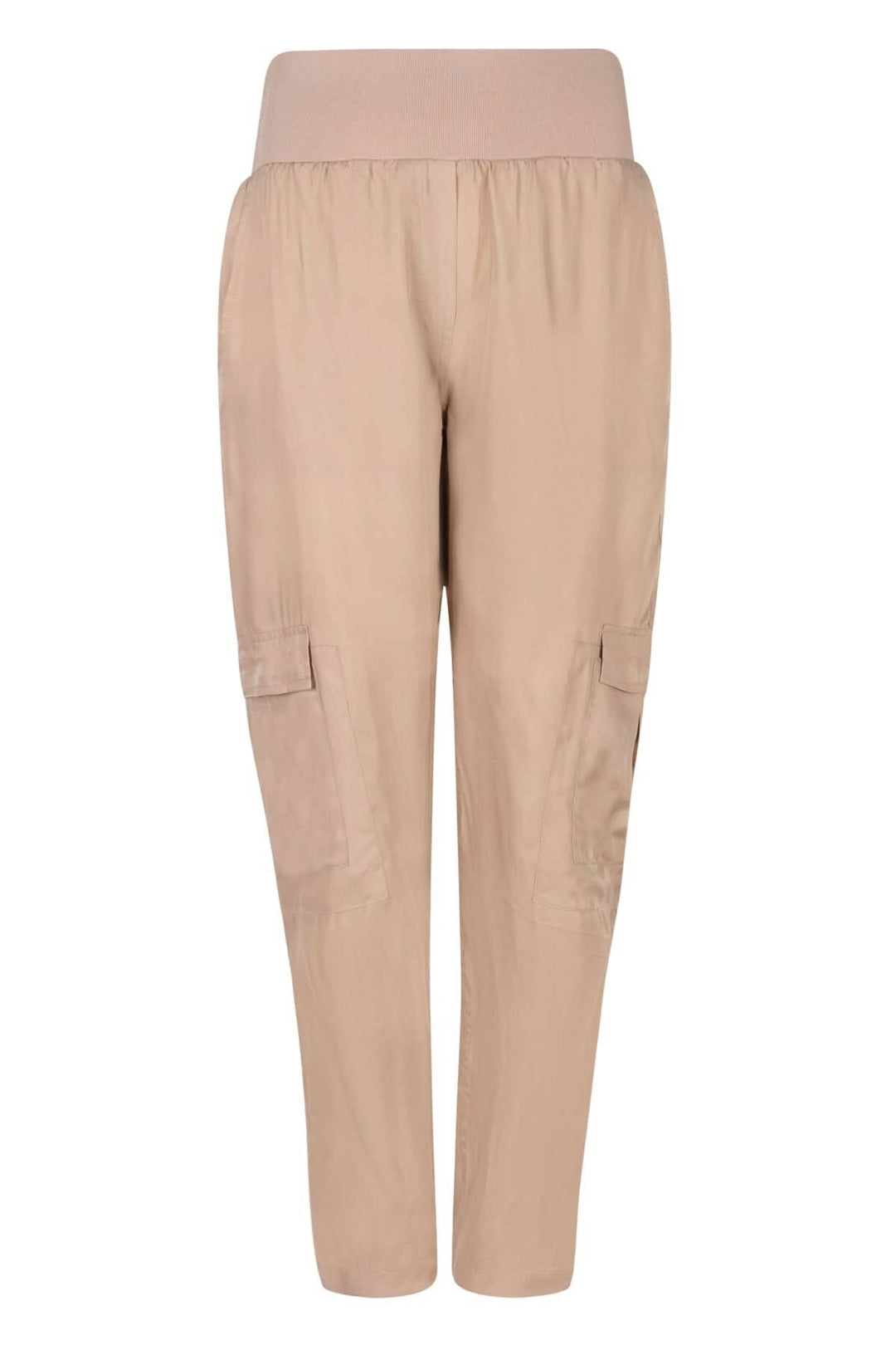 Pantalon cargo beige avec taille élastique, poches latérales et jambe fuselée, idéal pour le confort printanier.