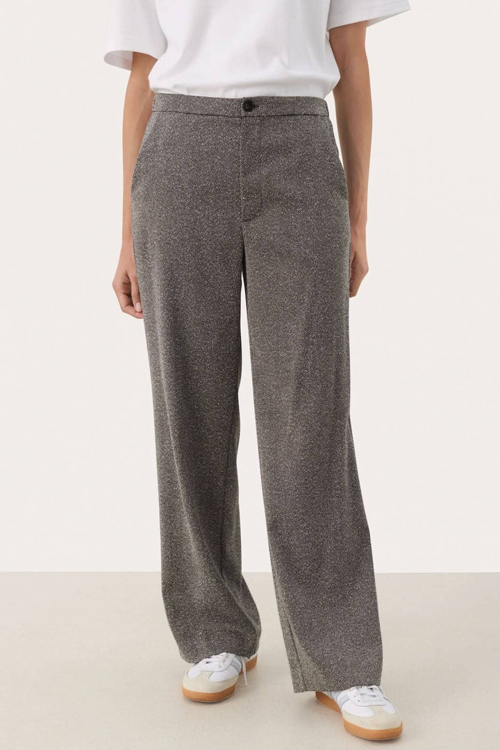 Pantalon habillé Linora à jambe large en tissu doux, parfait pour le travail et les loisirs.