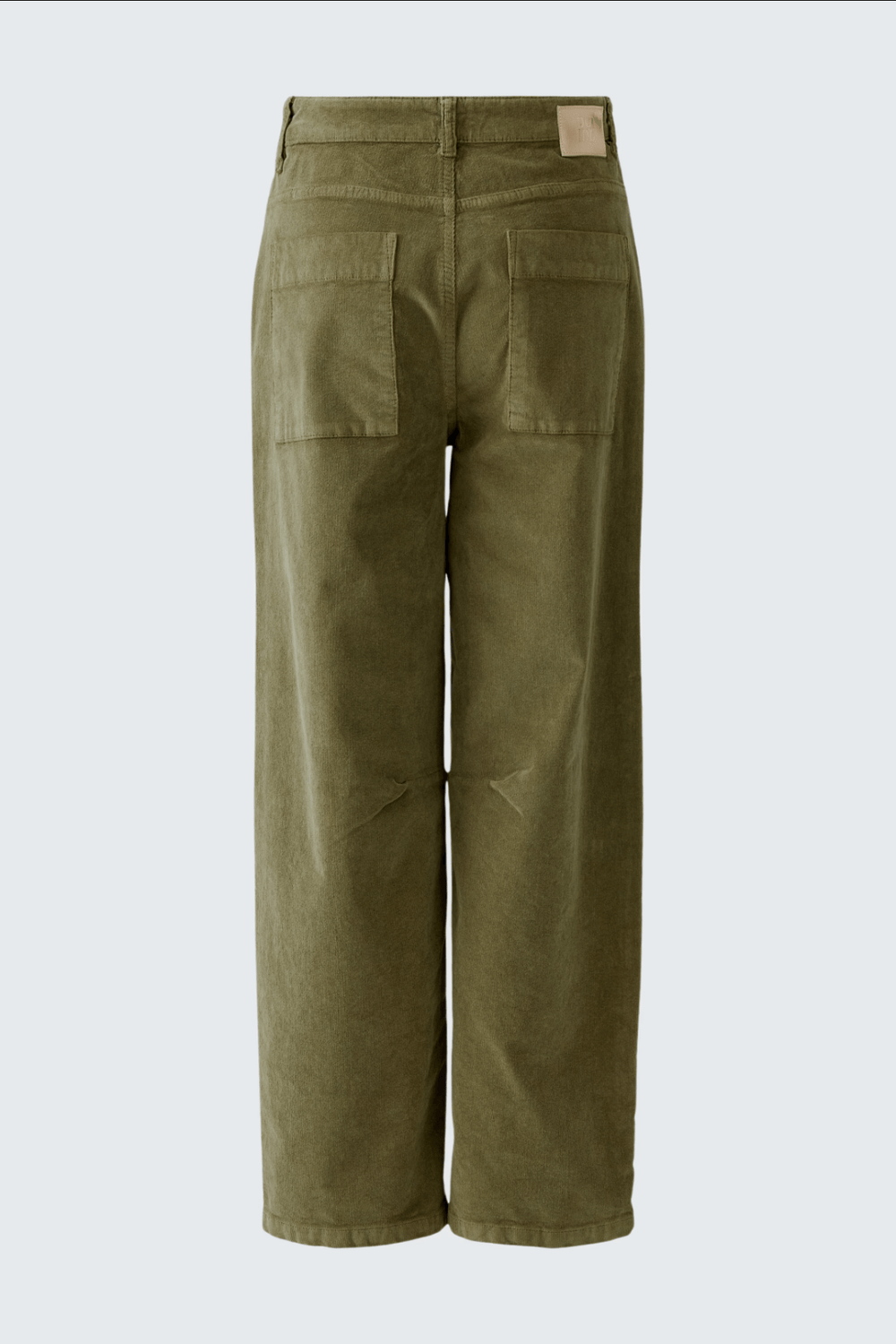 Pantalon large coupe décontractée avec poches plaquées, taille mi-haute, offrant confort et liberté de mouvement.
