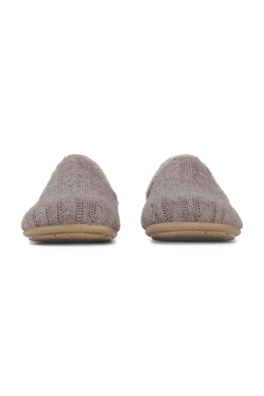 Pantoufles en tricot doublées sherpa avec dessus torsadé et semelle souple, parfaites pour un confort à la maison.