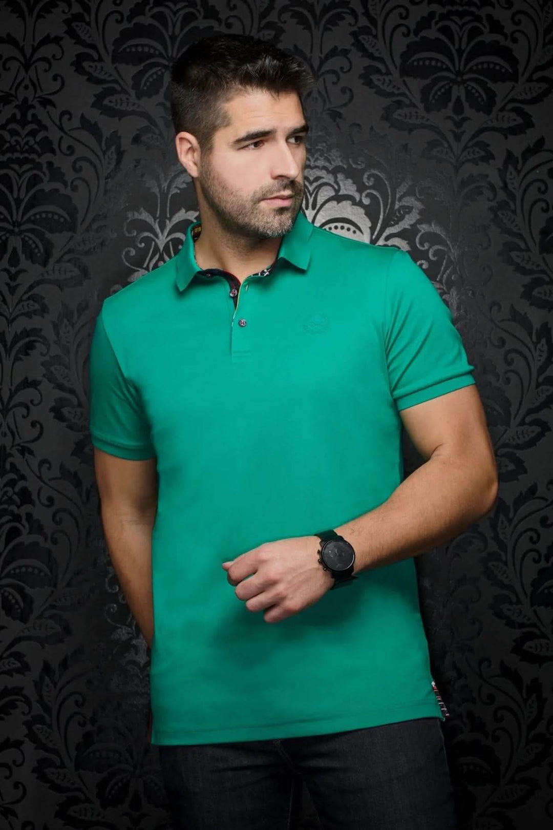 Polo Eagle en vert, col structuré, coupe ajustée, offrant un style sportif et raffiné.