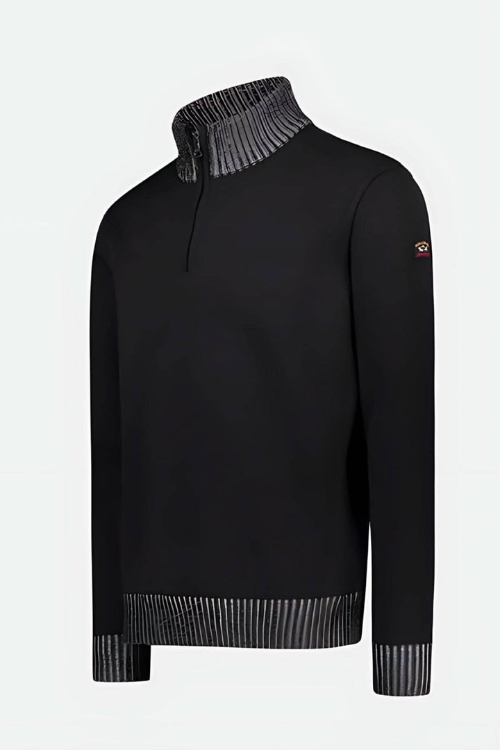 Pull en laine noir zippé avec col rayé, idéal pour un look élégant et décontracté.
