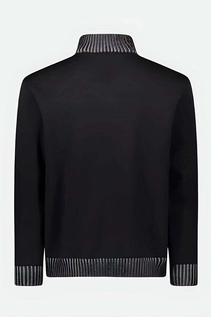 Pull en laine noir avec demi-zip et col à rayures, élégant et polyvalent pour diverses occasions.
