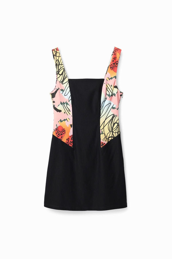 Robe courte à imprimé floral sur les côtés, coupe ajustée, encolure carrée et larges bretelles.