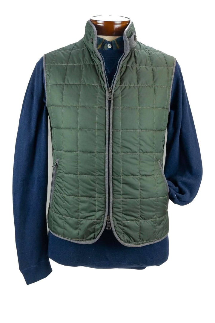 Veste sans manche en nylon déperlant, idéale pour l'automne et l'hiver, avec poches zippées, couleur verte.