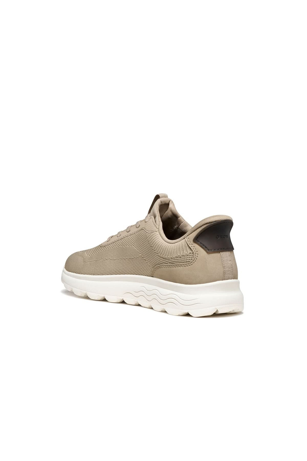Sneaker en maille respirante avec semelle épaisse amortissante pour confort et soutien, couleur beige, vue de côté.