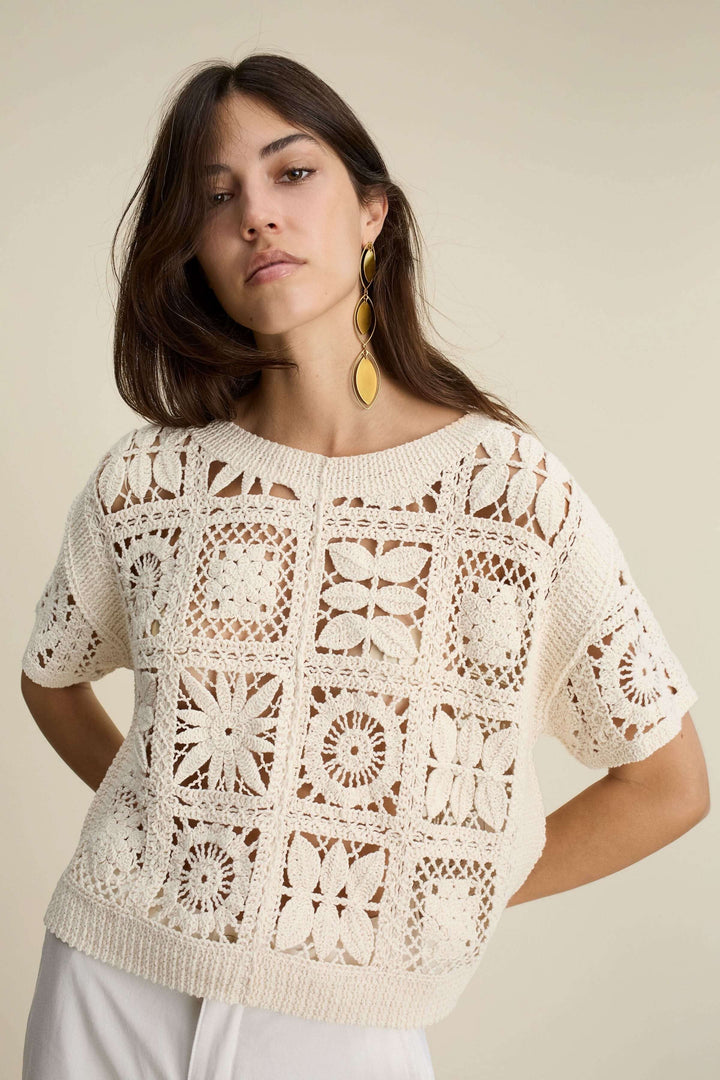 T-shirt crocheté à motifs géométriques, esprit bohème chic, coupe courte et ample, parfait pour l&