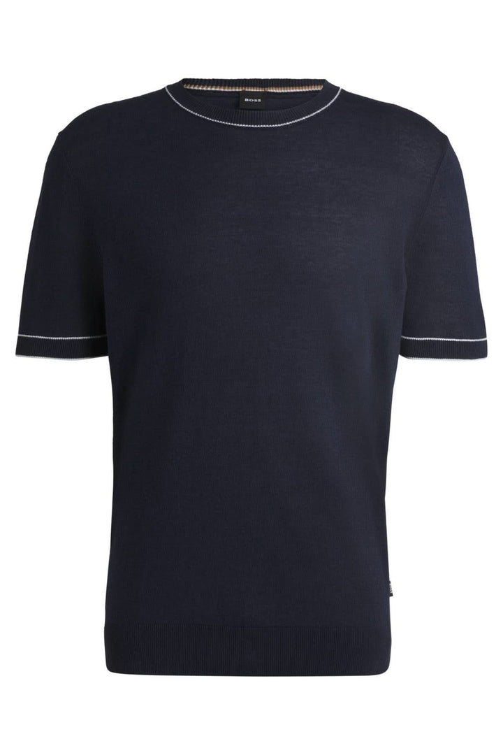 T-shirt en lin bleu marine avec col rond et détails contrastés, idéal pour un look décontracté ou habillé.