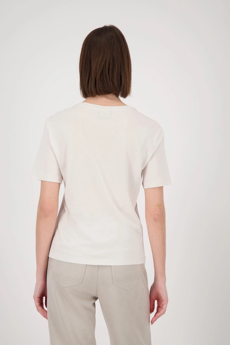 T-shirt imprimé à la coupe régulière, vue arrière avec manches courtes, matière douce et style casual.
