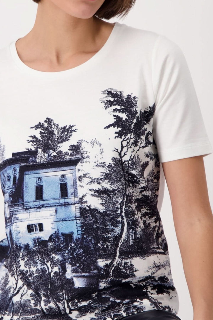 T-shirt imprimé « Jardin Anglais » en coton-modal, avec motif de paysage et strass ton sur ton. Look chic et décontracté.