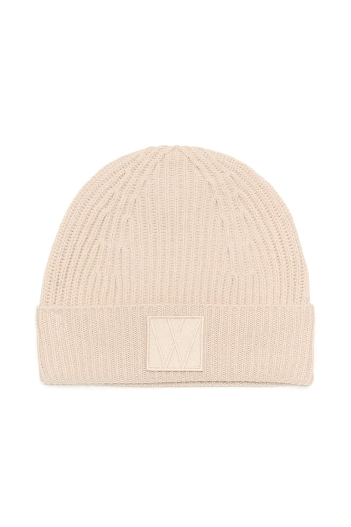 Bonnet tricoté beige Kaxy avec texture côtelée et monogramme InWear brodé, parfait pour l'hiver.