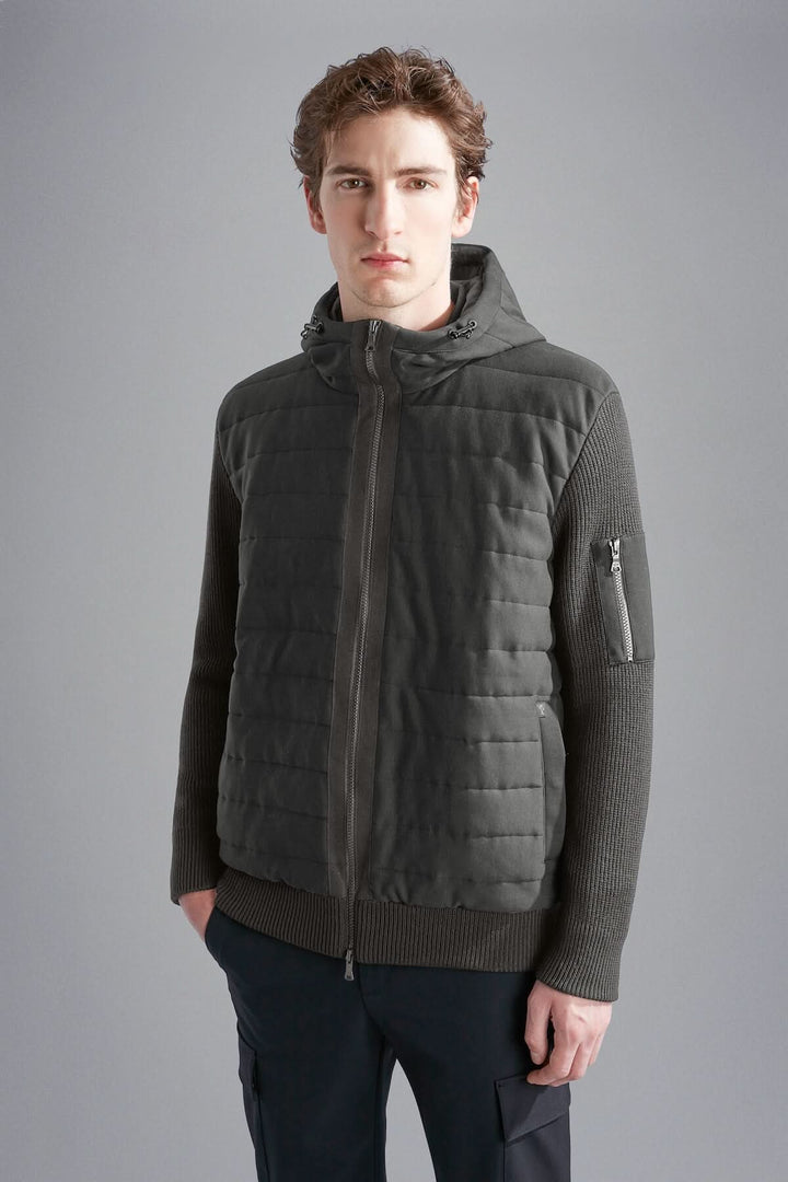 Veste imperméable à capuchon Paul & Shark, hybride moderne avec matelassage et manches en tricot.