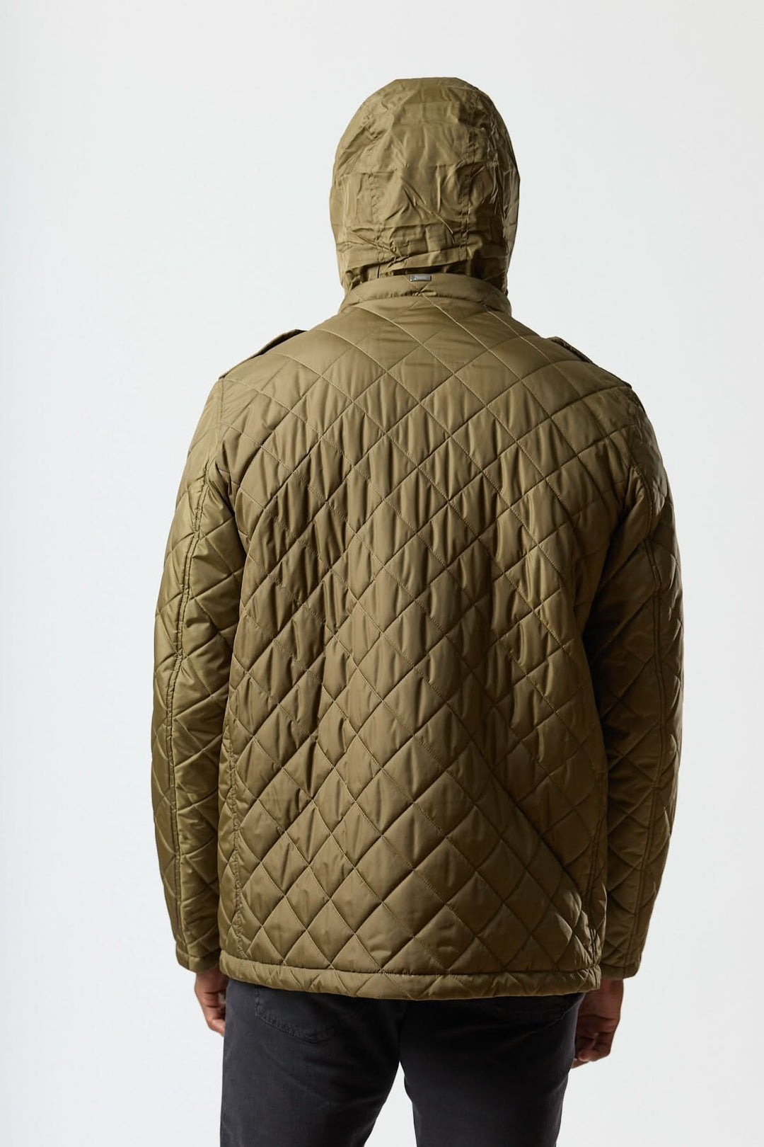 Veste matelassée à capuche escamotable avec matelassage losange, vue de dos