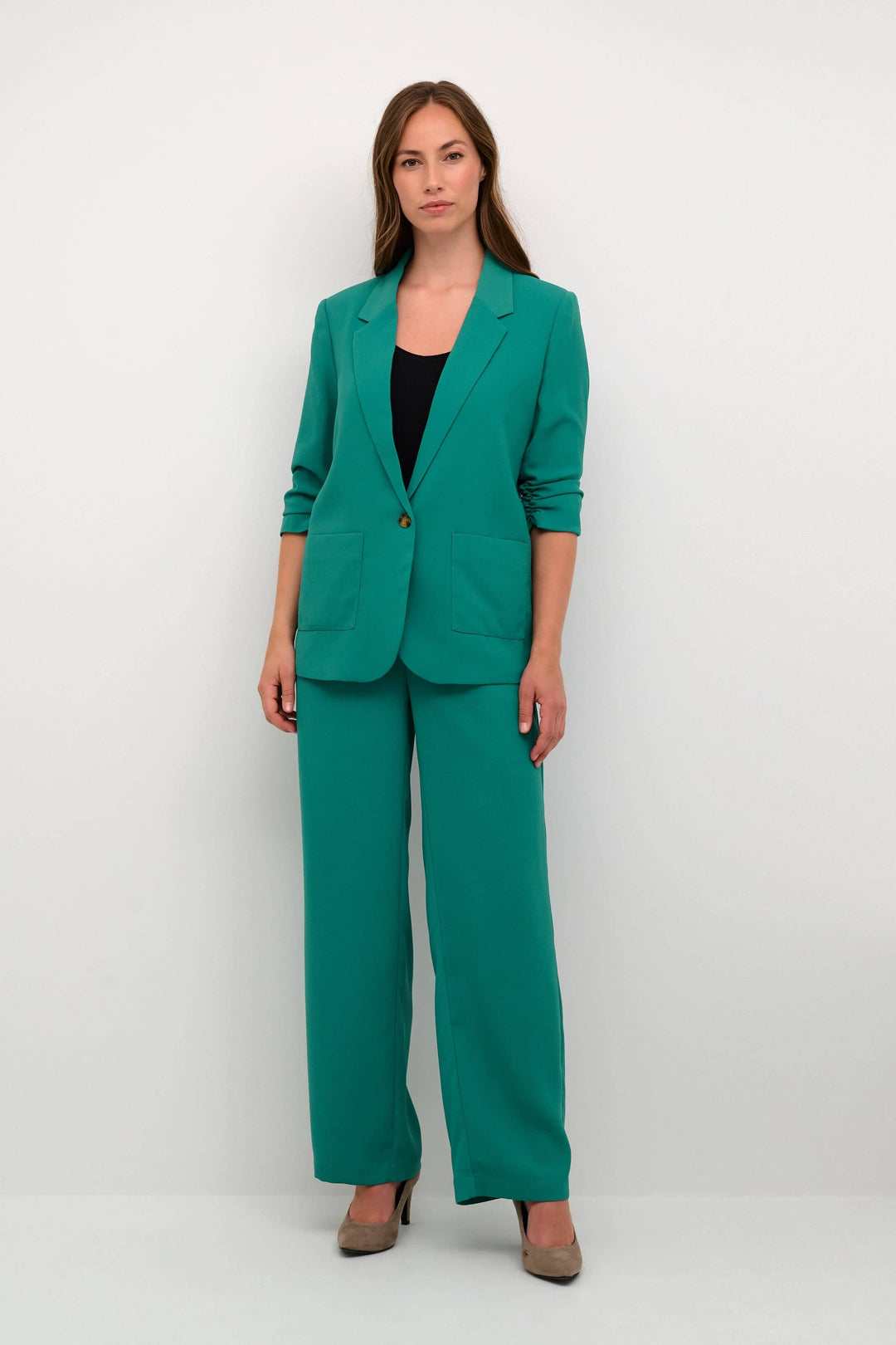 Veston Cocamia femme, structure décontractée, vert, élégant pour les occasions professionnelles et entre amis.