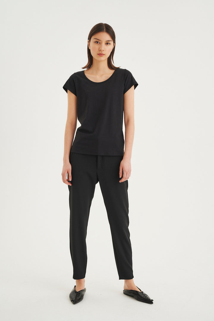 Rena round neck t-shirt