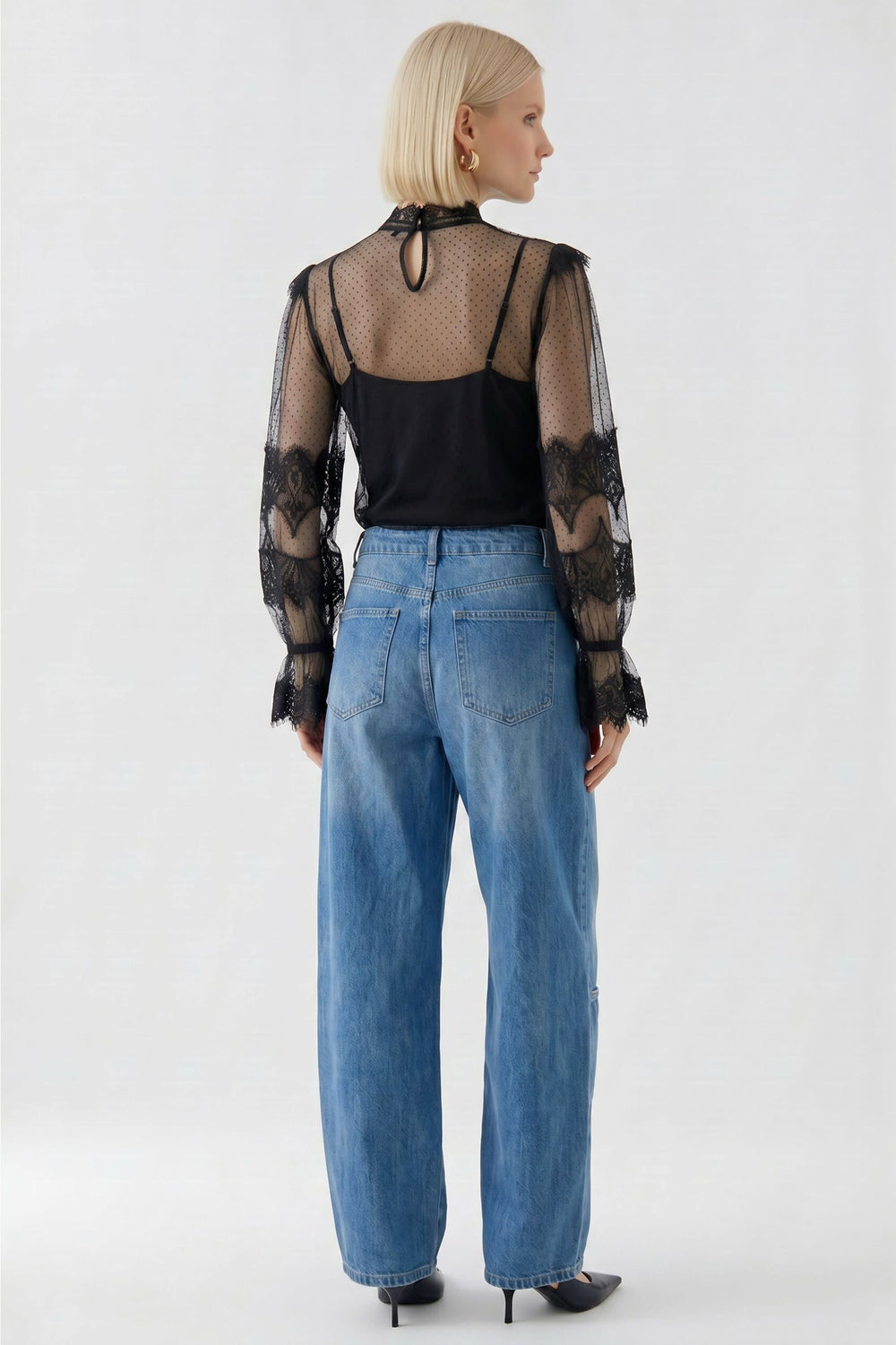 Blouse en tulle et dentelle vue de face pour femme Oui
